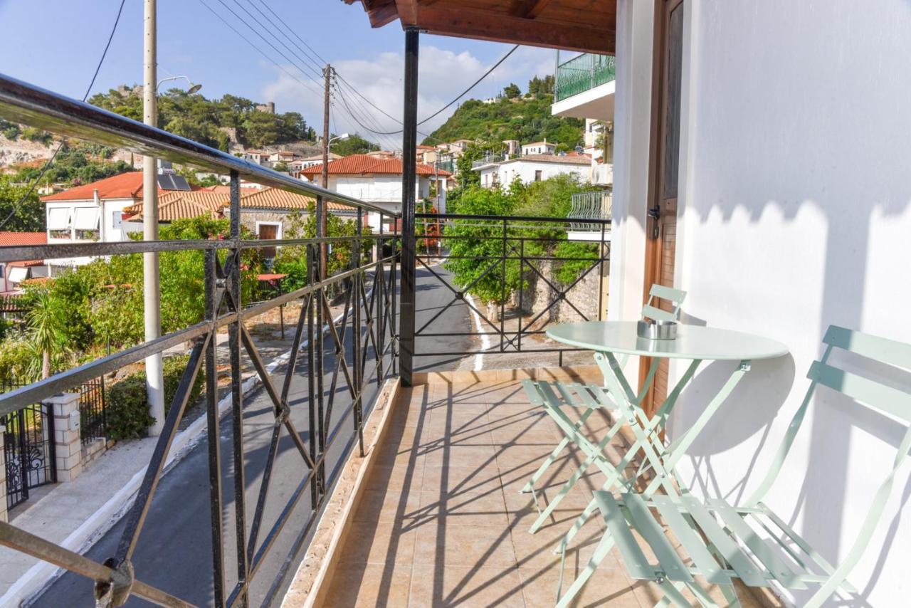 Prana'S Castle Apartment Kyparissia Exterior photo